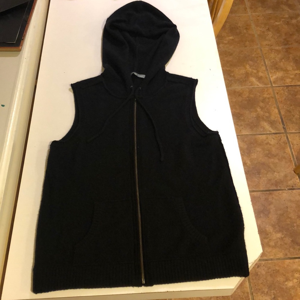 Black cashmere vest